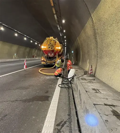 全州隧道排水渠清淤